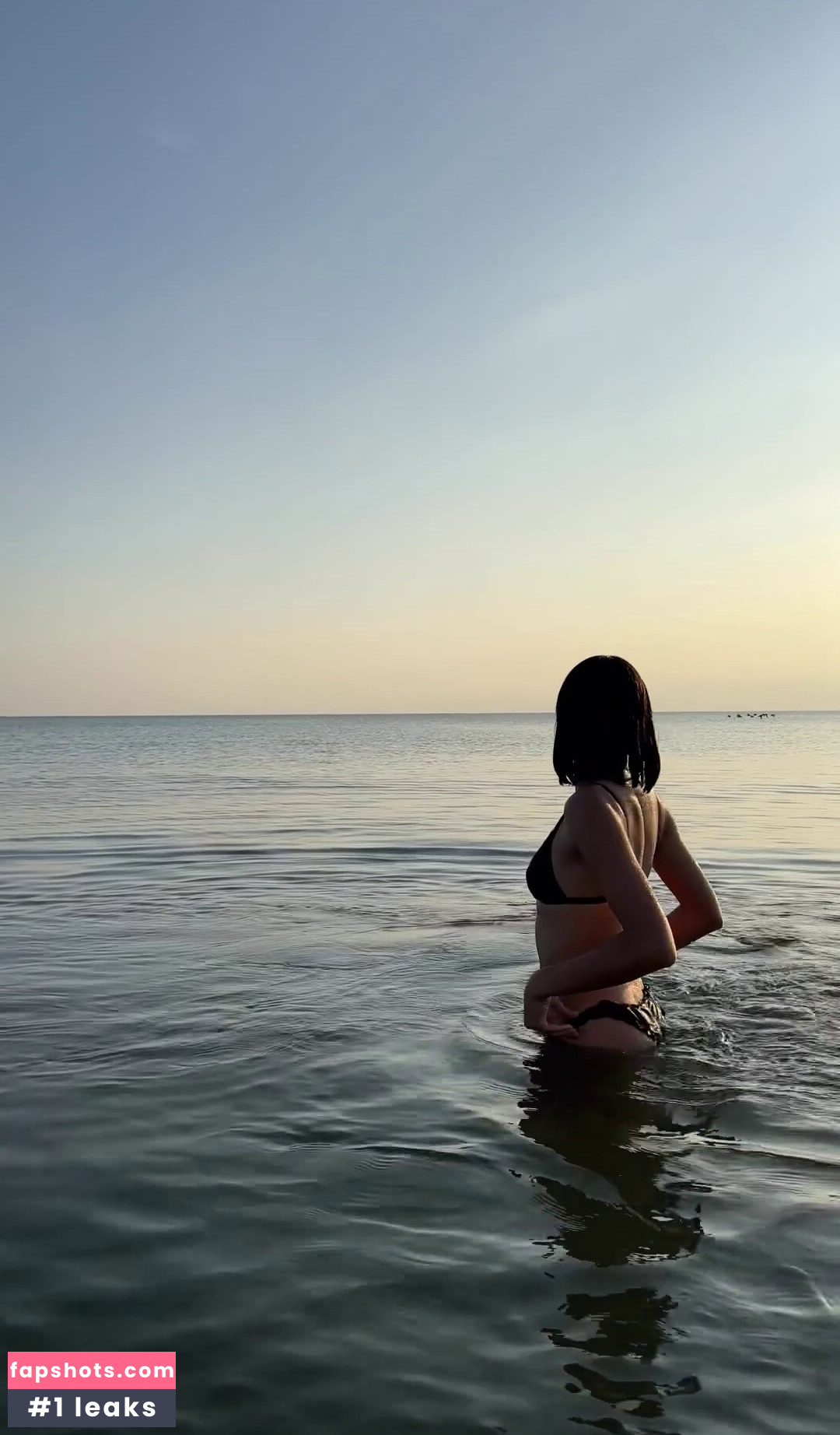 Shanti Tan gallery photo #198