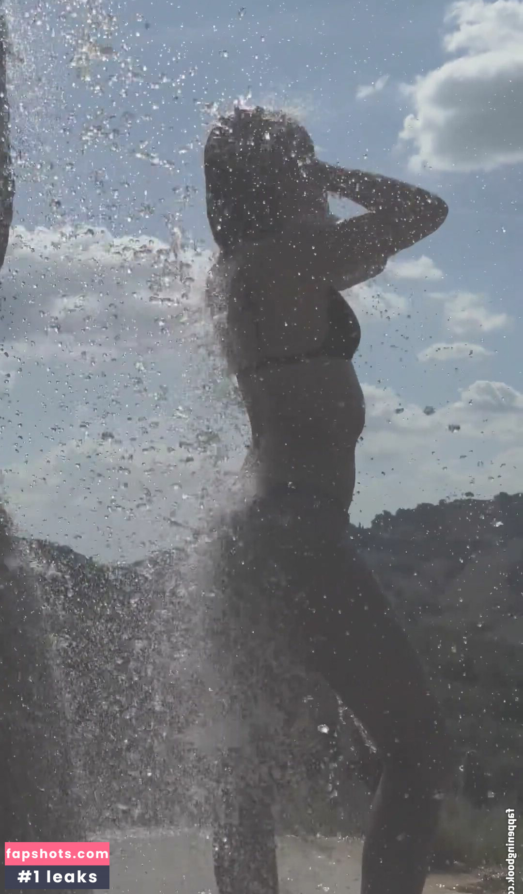 Shanti Tan gallery photo #206