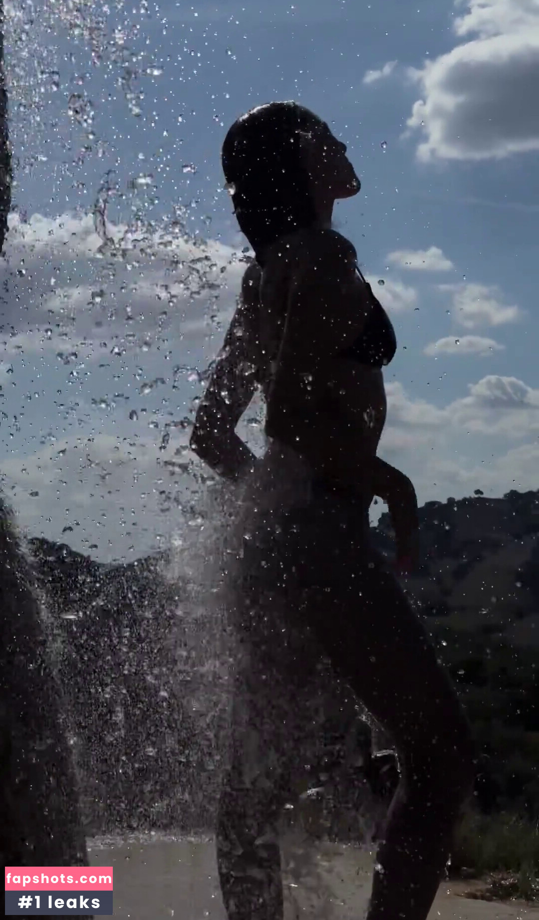 Shanti Tan gallery photo #207