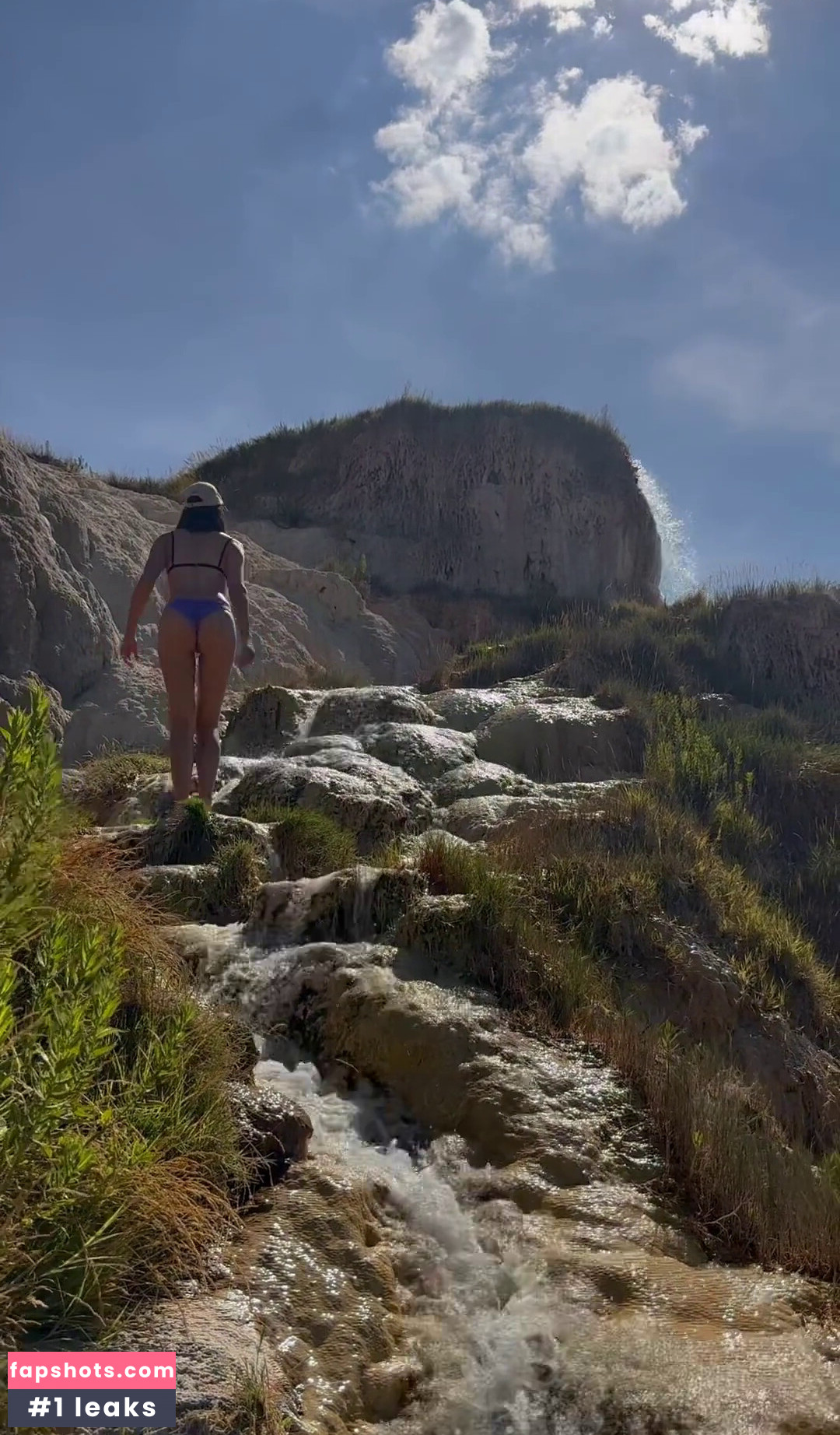 Shanti Tan gallery photo #209