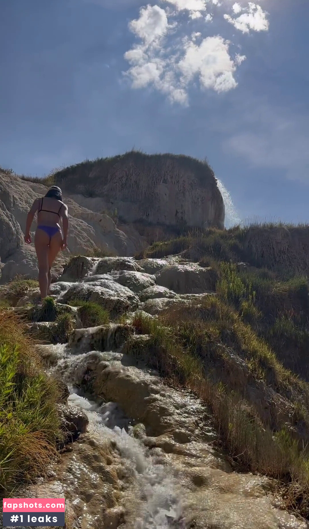 Shanti Tan gallery photo #214