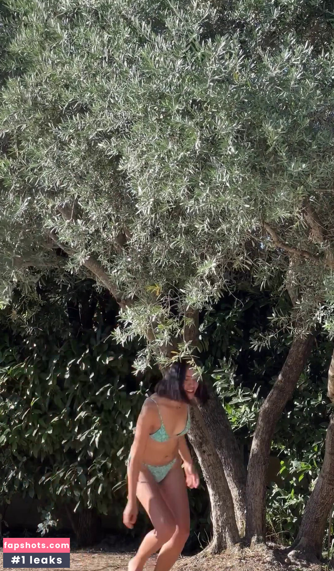 Shanti Tan gallery photo #240