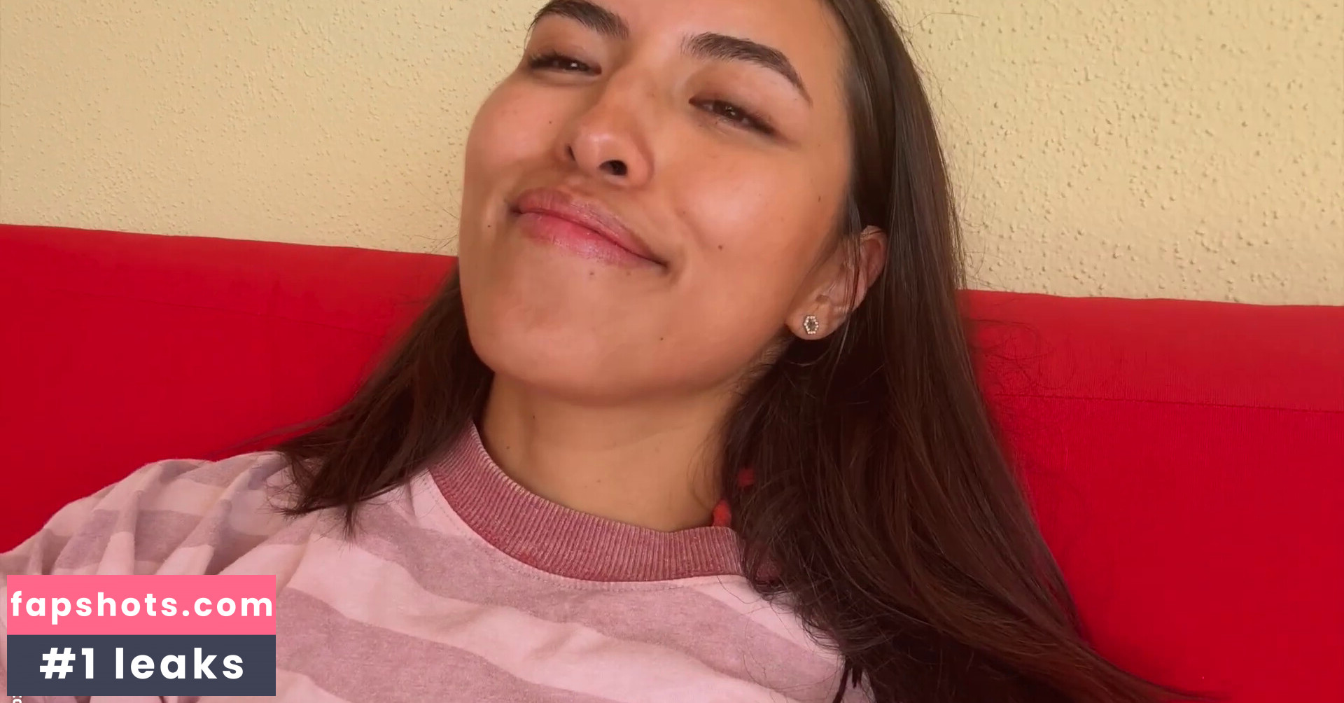 Shanti Tan gallery photo #25