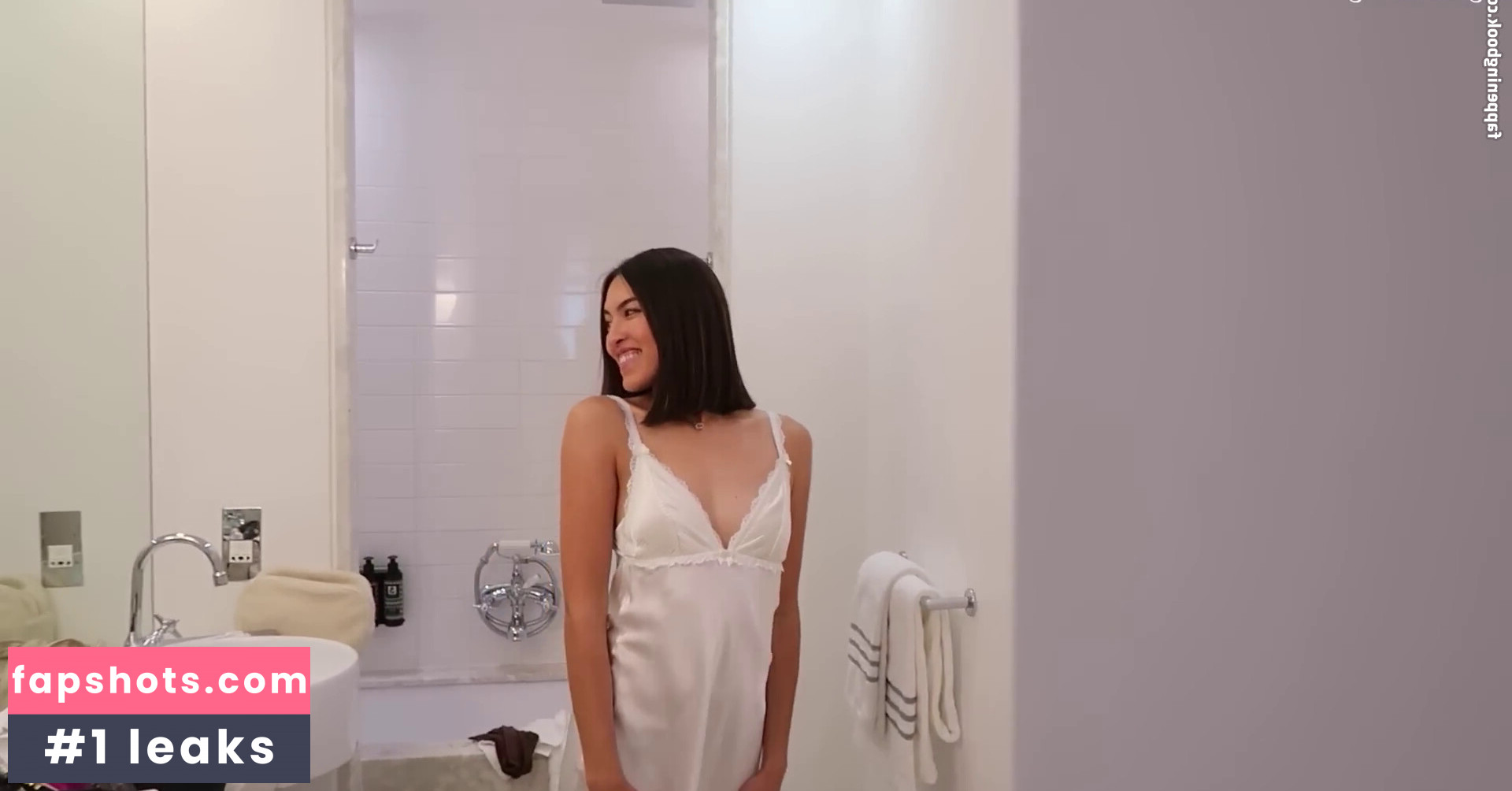 Shanti Tan gallery photo #280