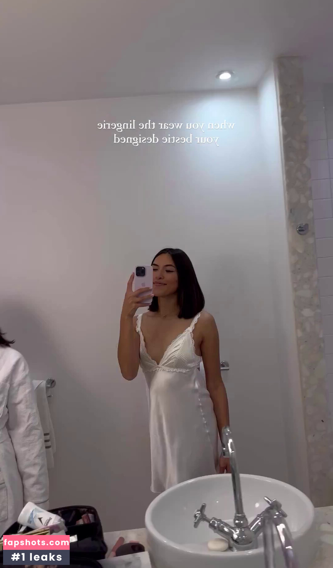 Shanti Tan gallery photo #298