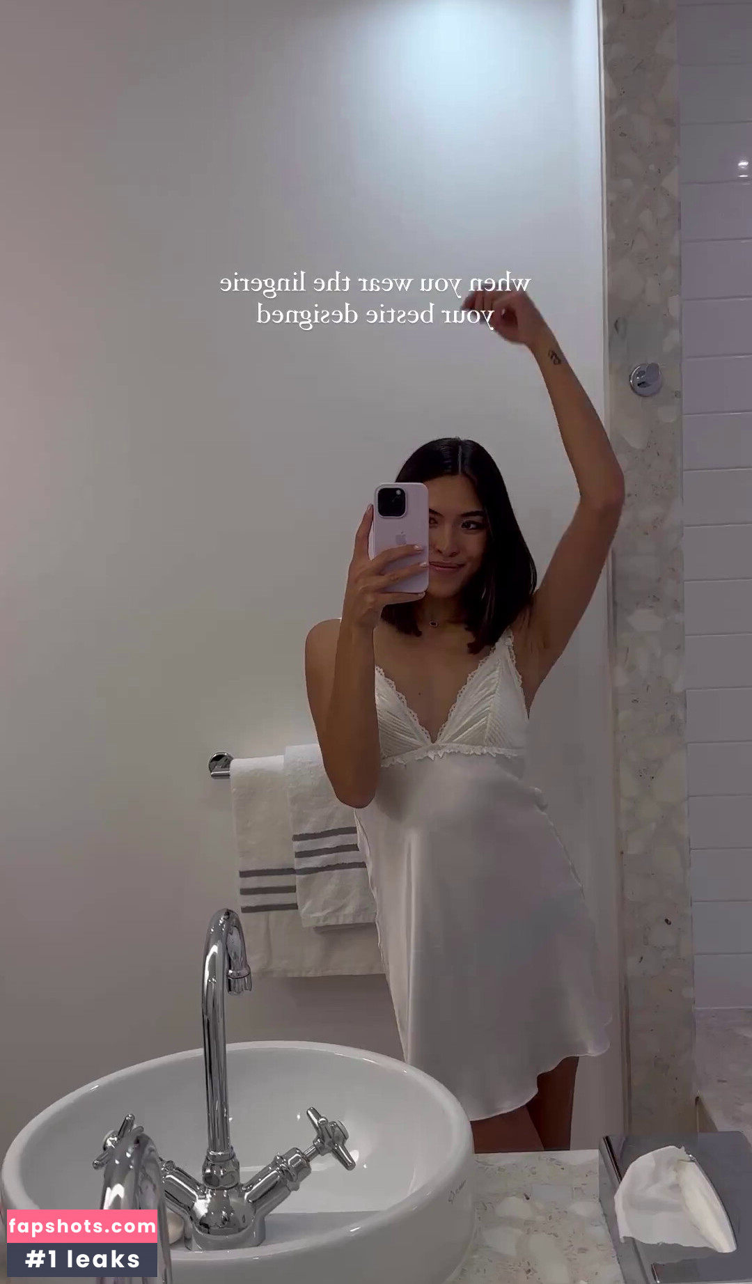 Shanti Tan gallery photo #302