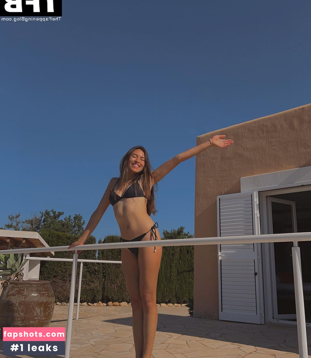 Shanti Tan gallery photo #306