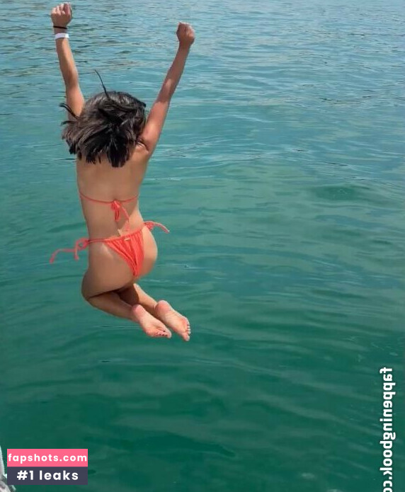 Shanti Tan gallery photo #38