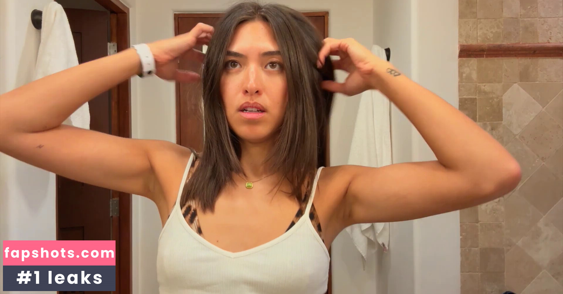 Shanti Tan gallery photo #42