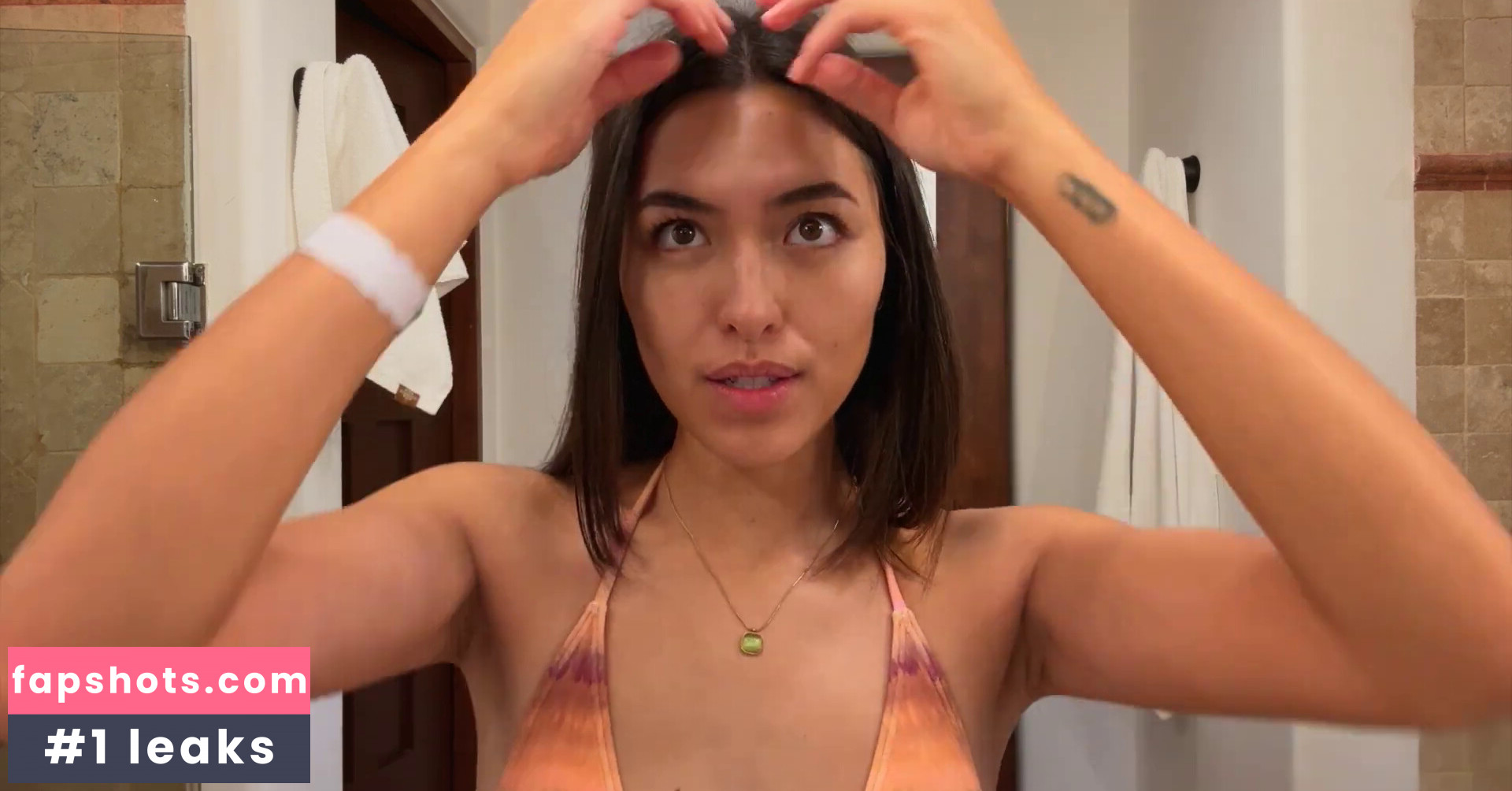 Shanti Tan gallery photo #56