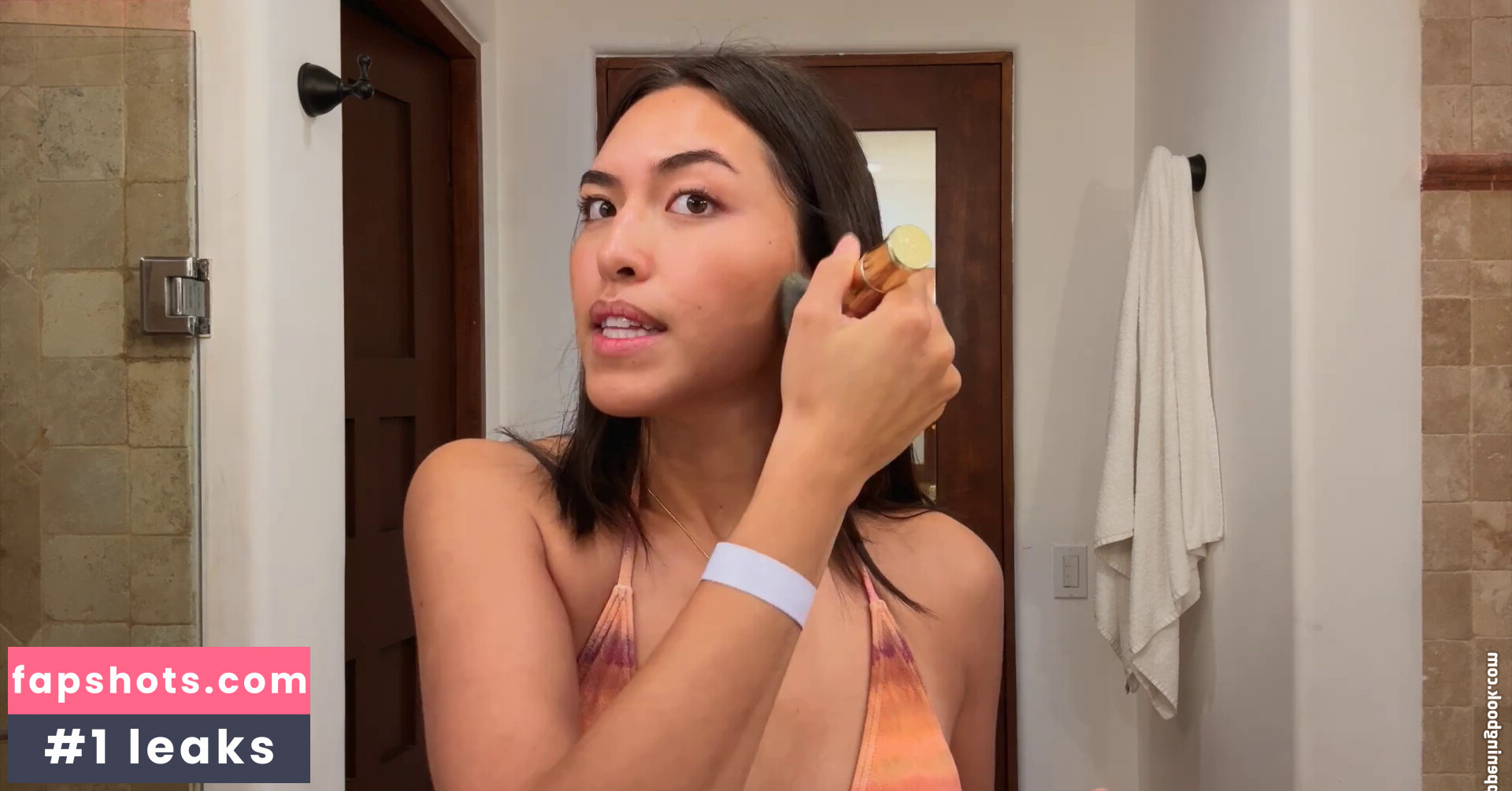 Shanti Tan gallery photo #58