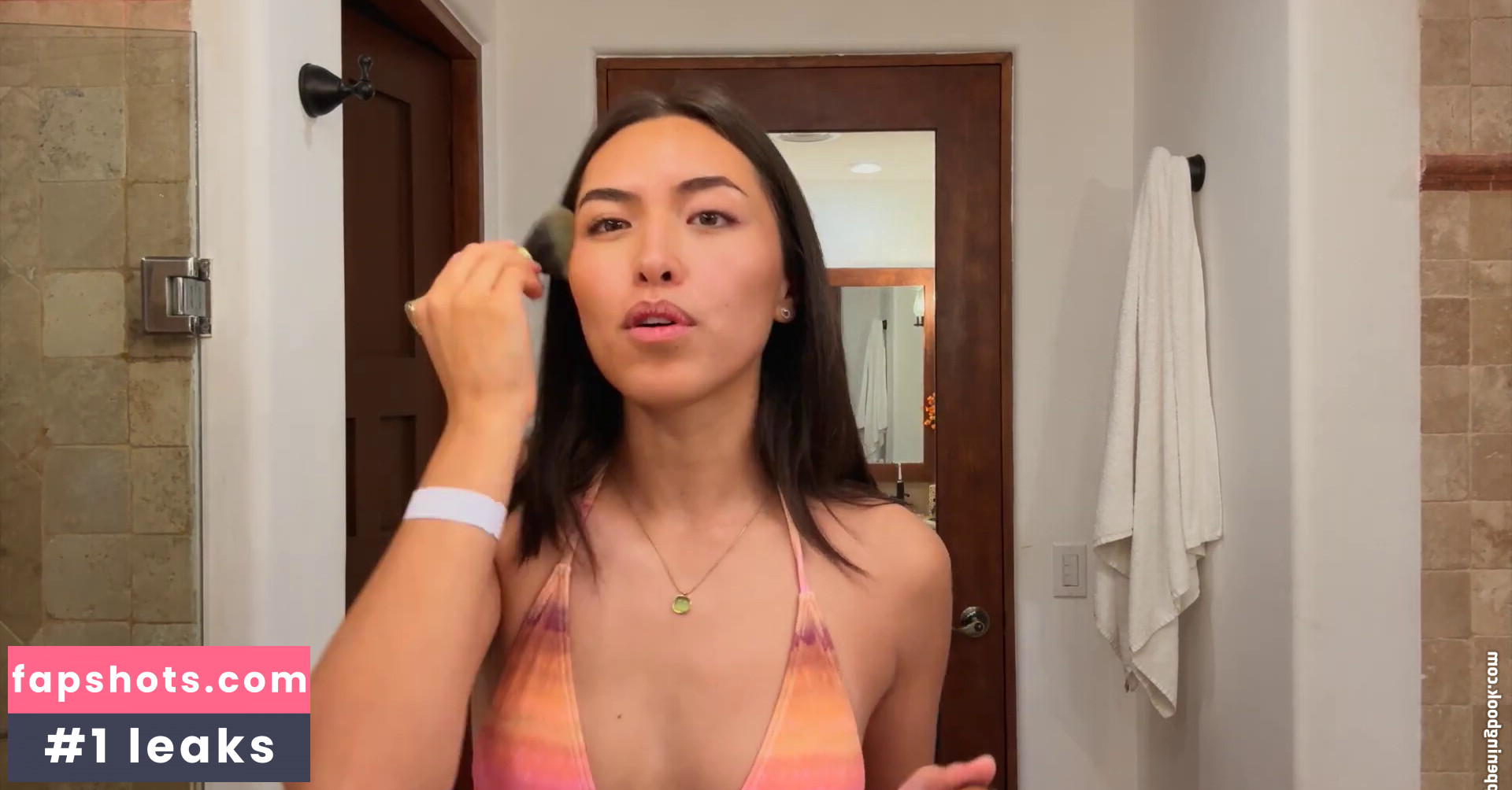 Shanti Tan gallery photo #62