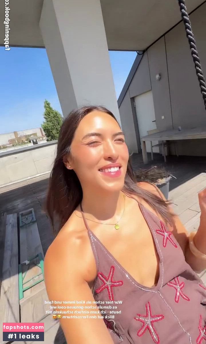 Shanti Tan gallery photo #66