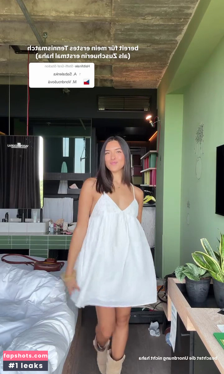 Shanti Tan gallery photo #81