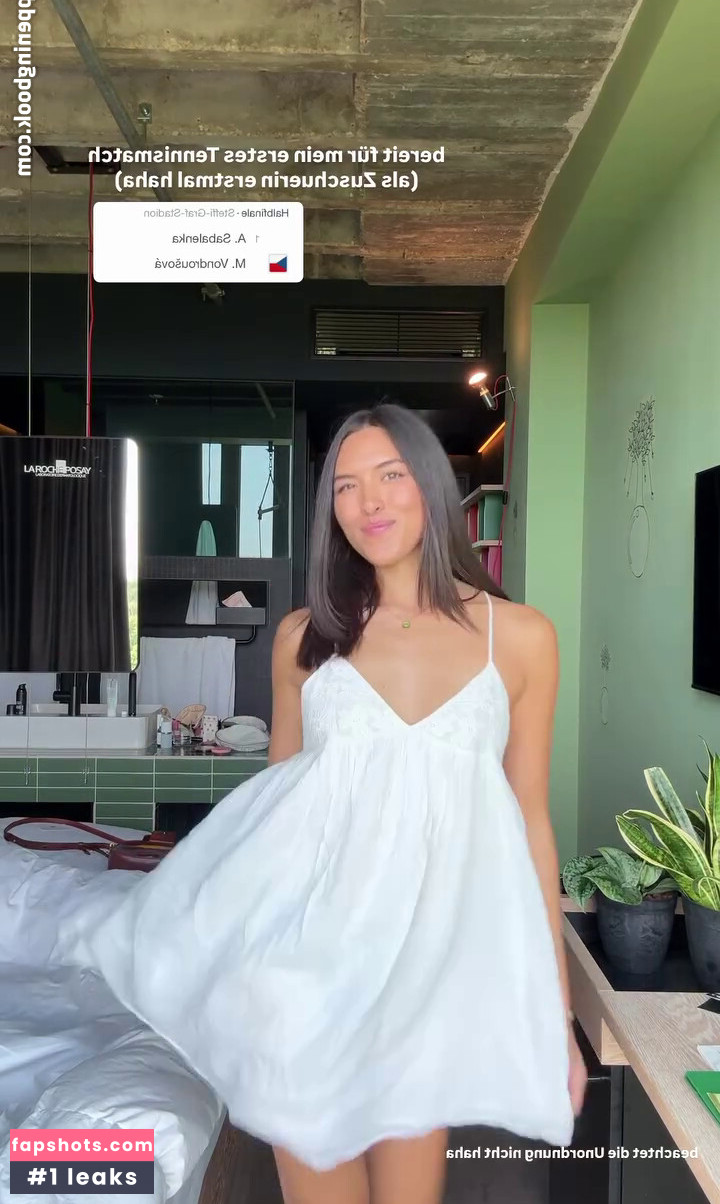 Shanti Tan gallery photo #82