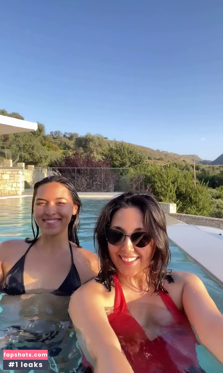 Shanti Tan gallery photo #85