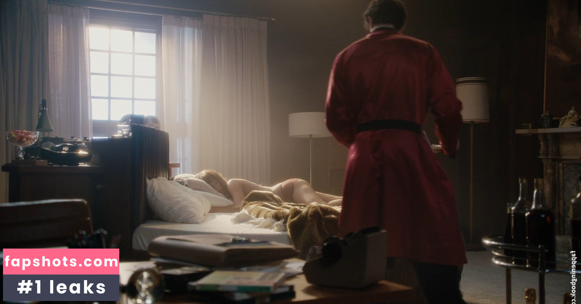 Shara Connolly gallery photo #7