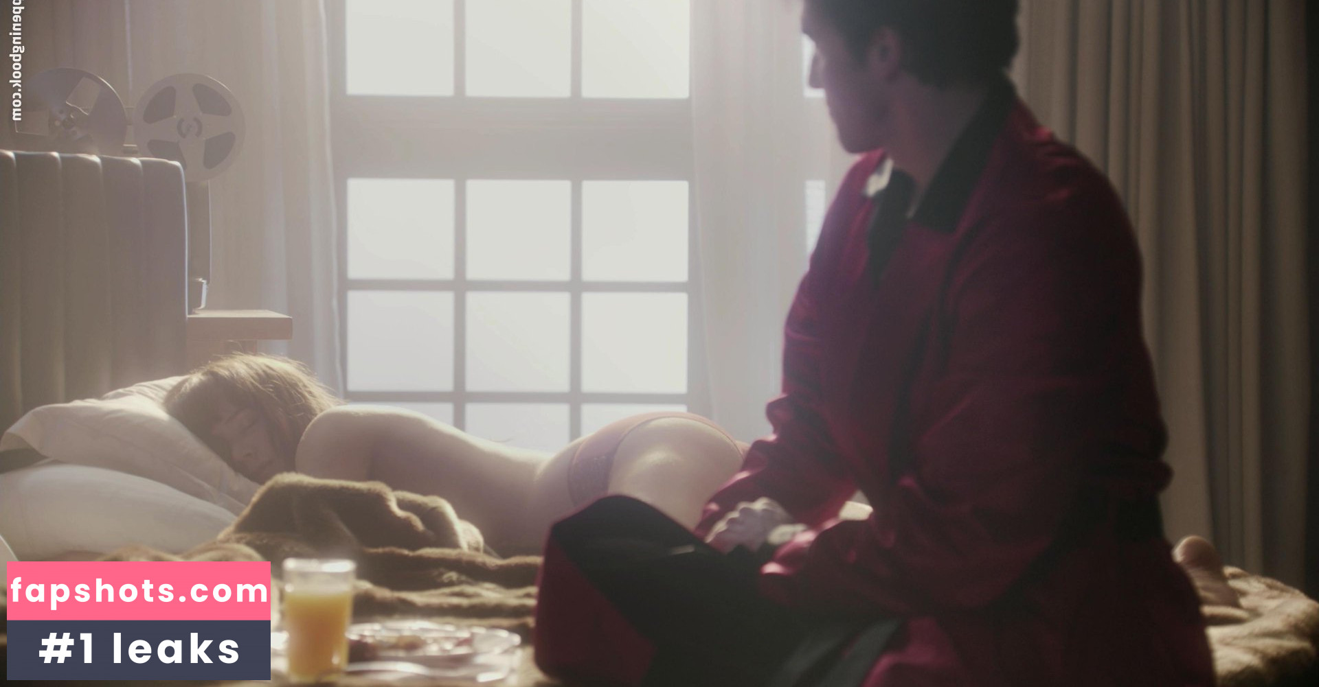 Shara Connolly nude babe gallery