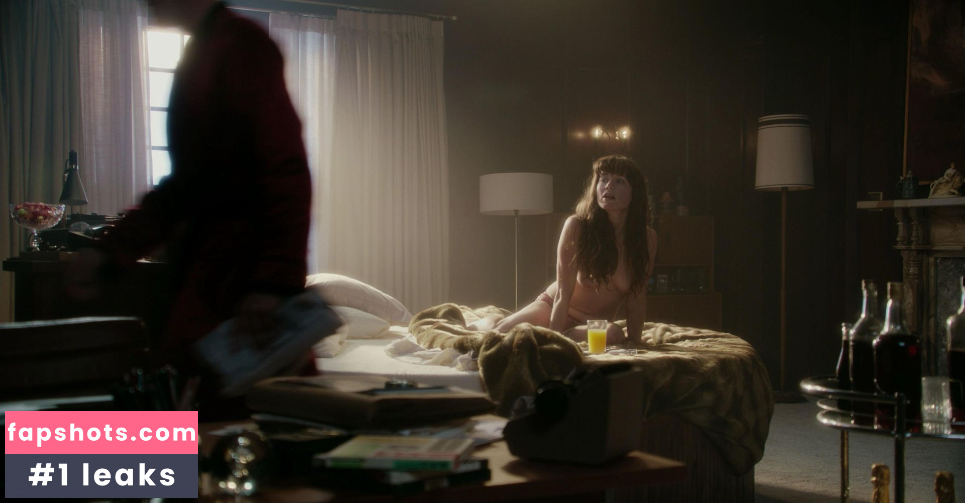 Shara Connolly gallery photo #10