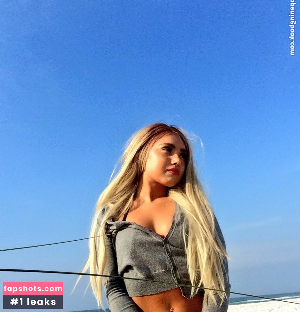 Shari G gallery photo #11