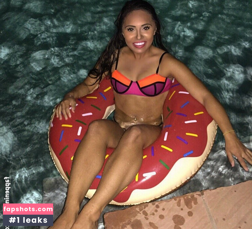 Shari G gallery photo #27