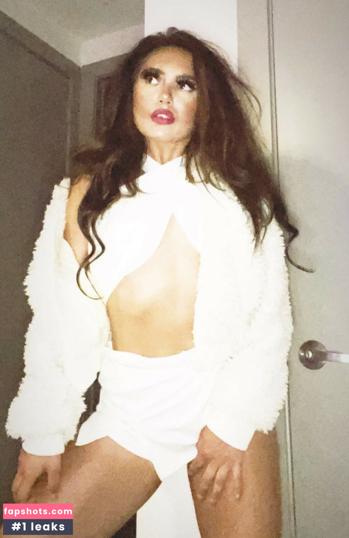 Shari G gallery photo #34