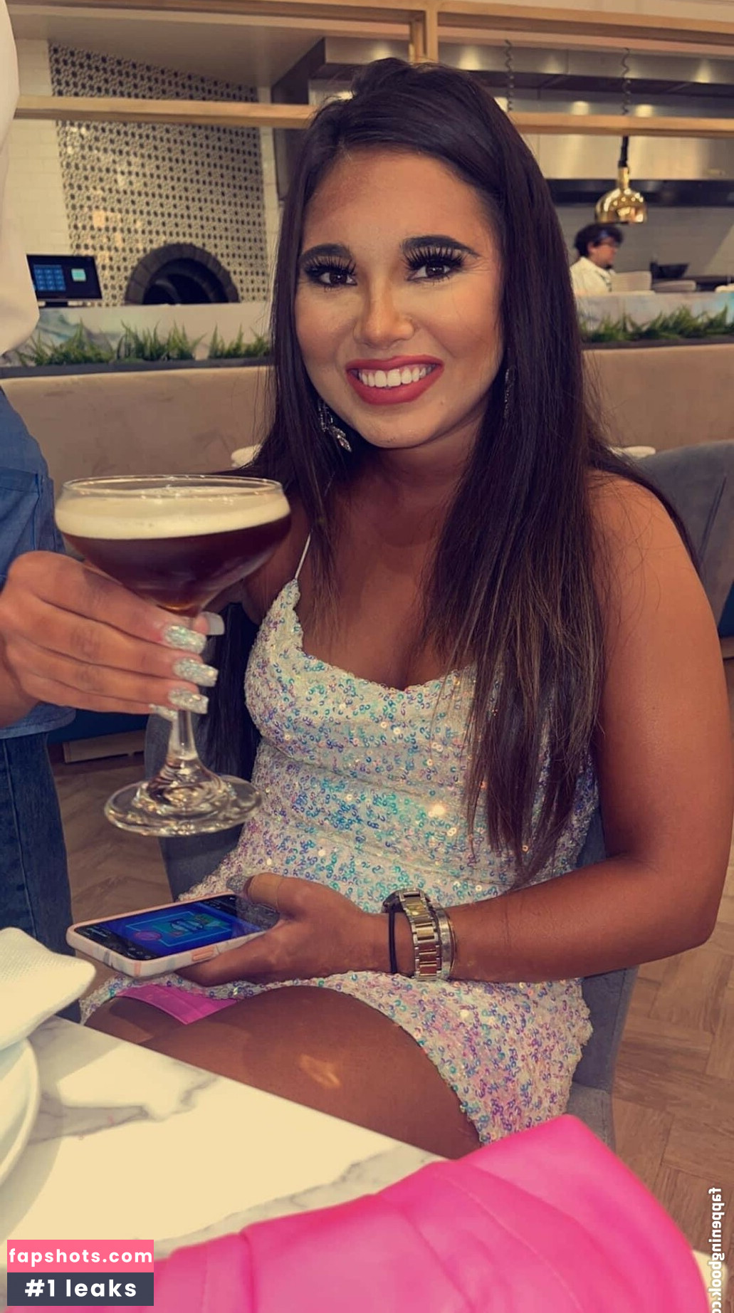 Shari G gallery photo #38