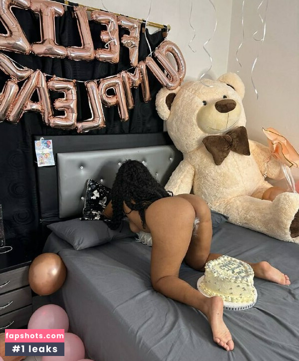 Sharick Logatto nude babe gallery