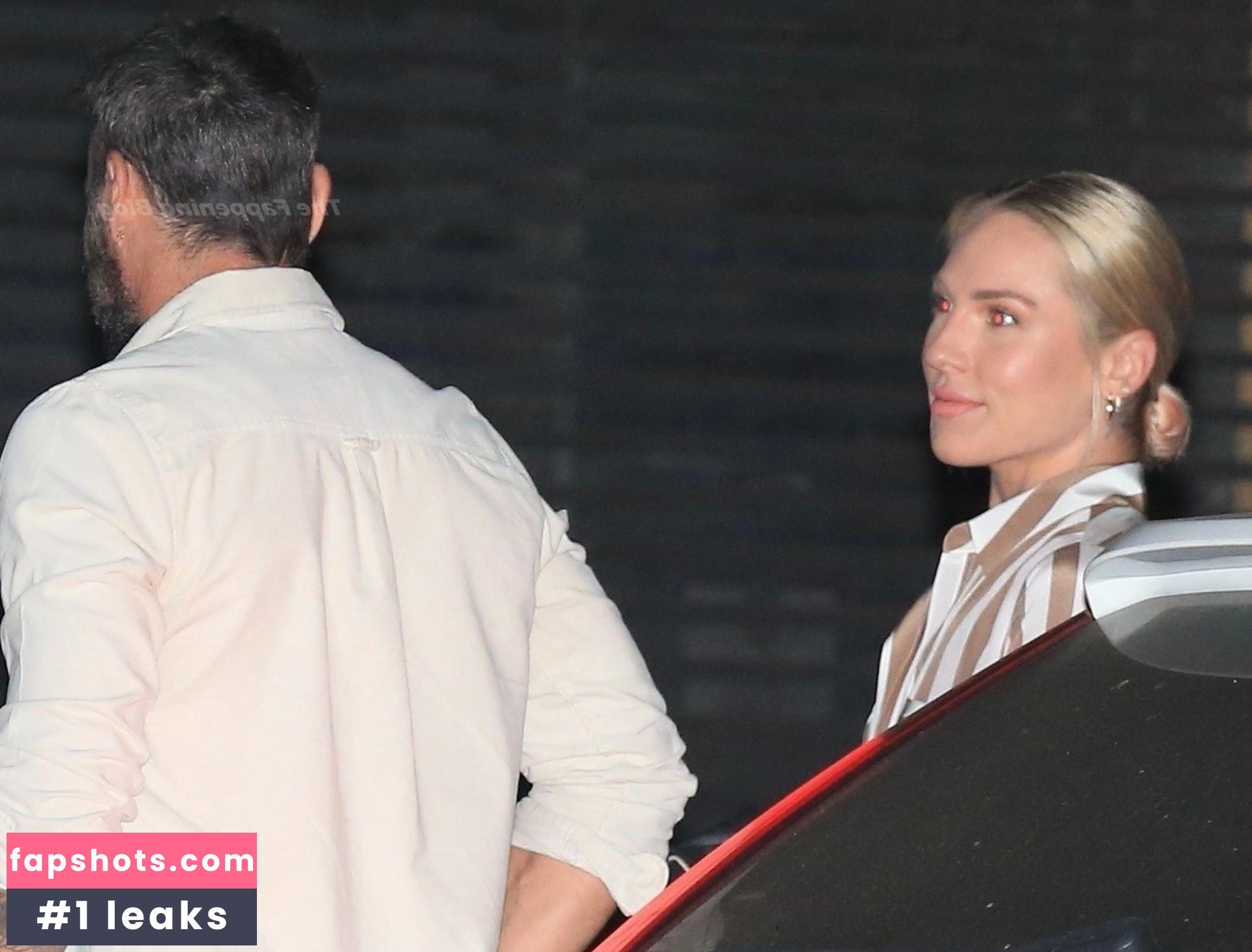 Sharna Burgess gallery photo #20