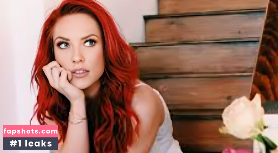 Sharna Burgess gallery photo #3