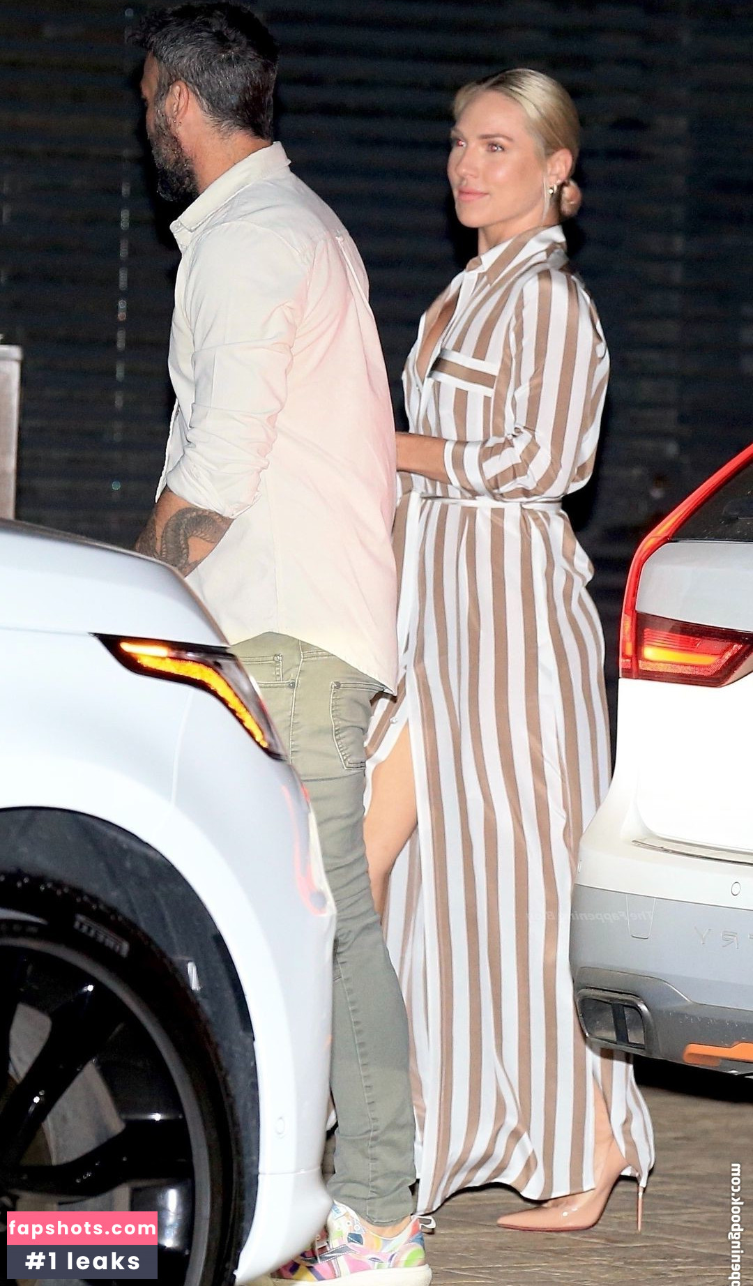 Sharna Burgess gallery photo #22