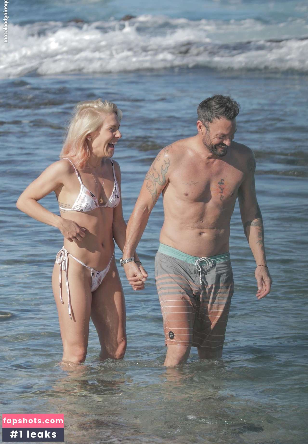 Sharna Burgess gallery photo #34