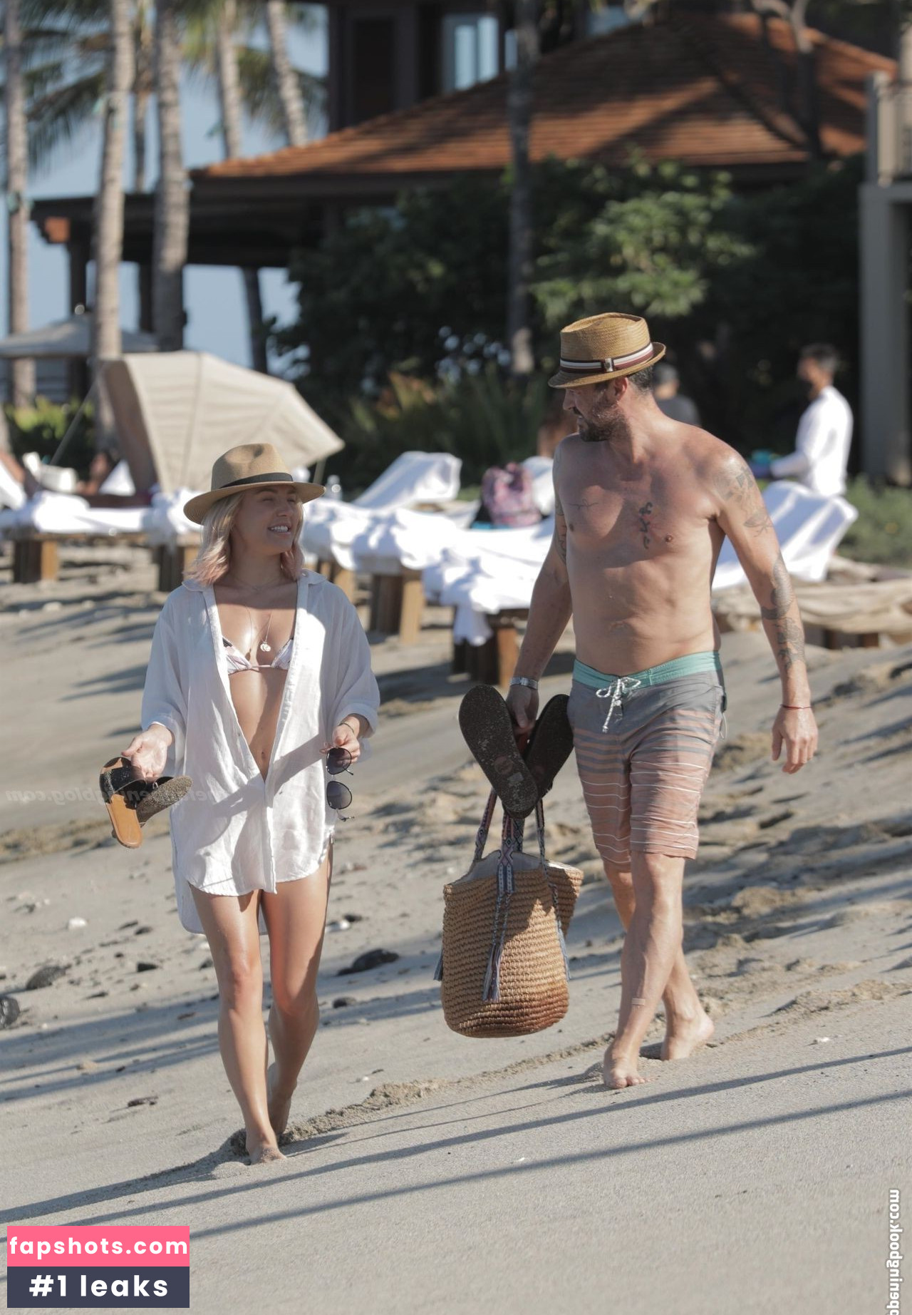 Sharna Burgess gallery photo #54