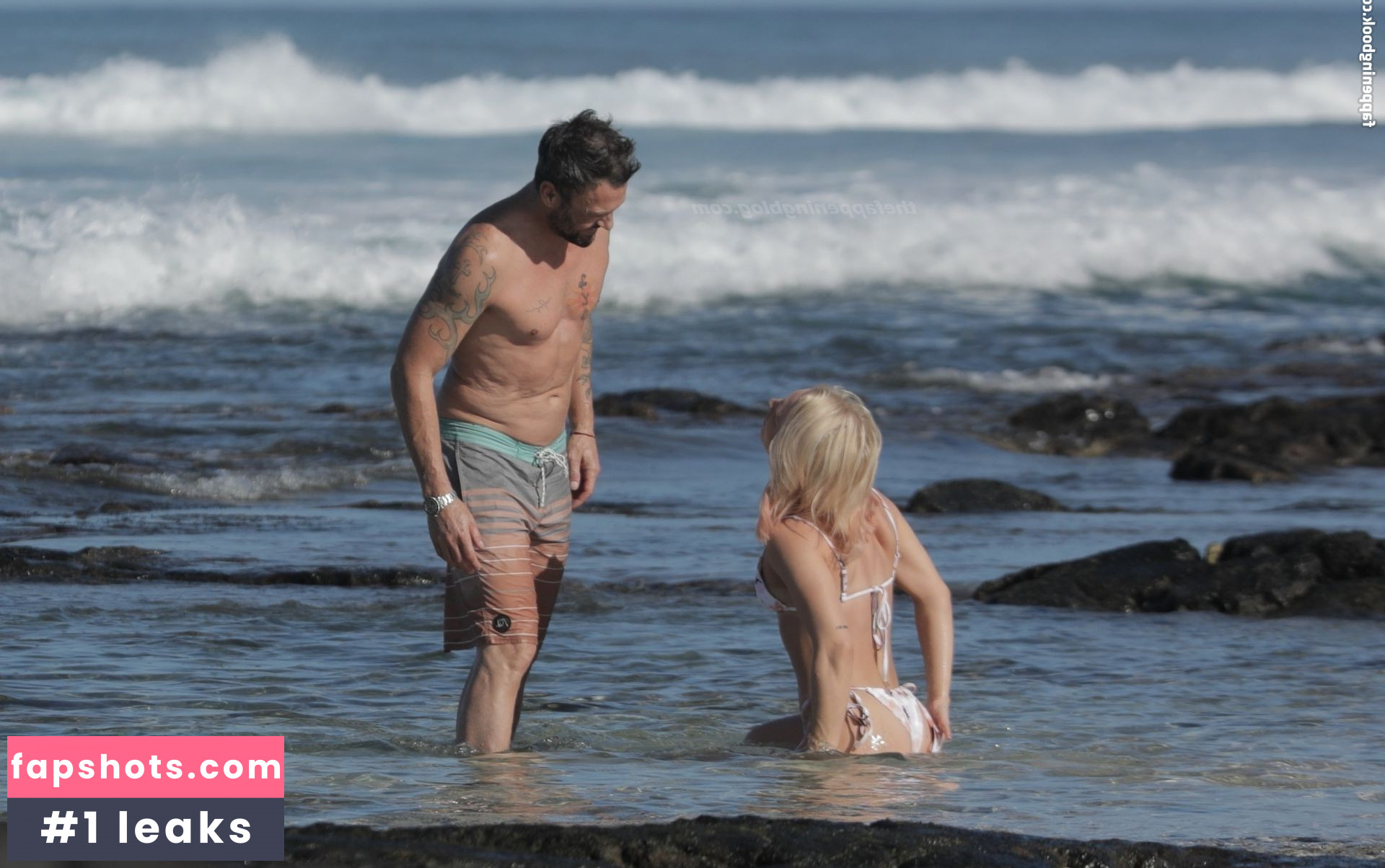 Sharna Burgess gallery photo #59