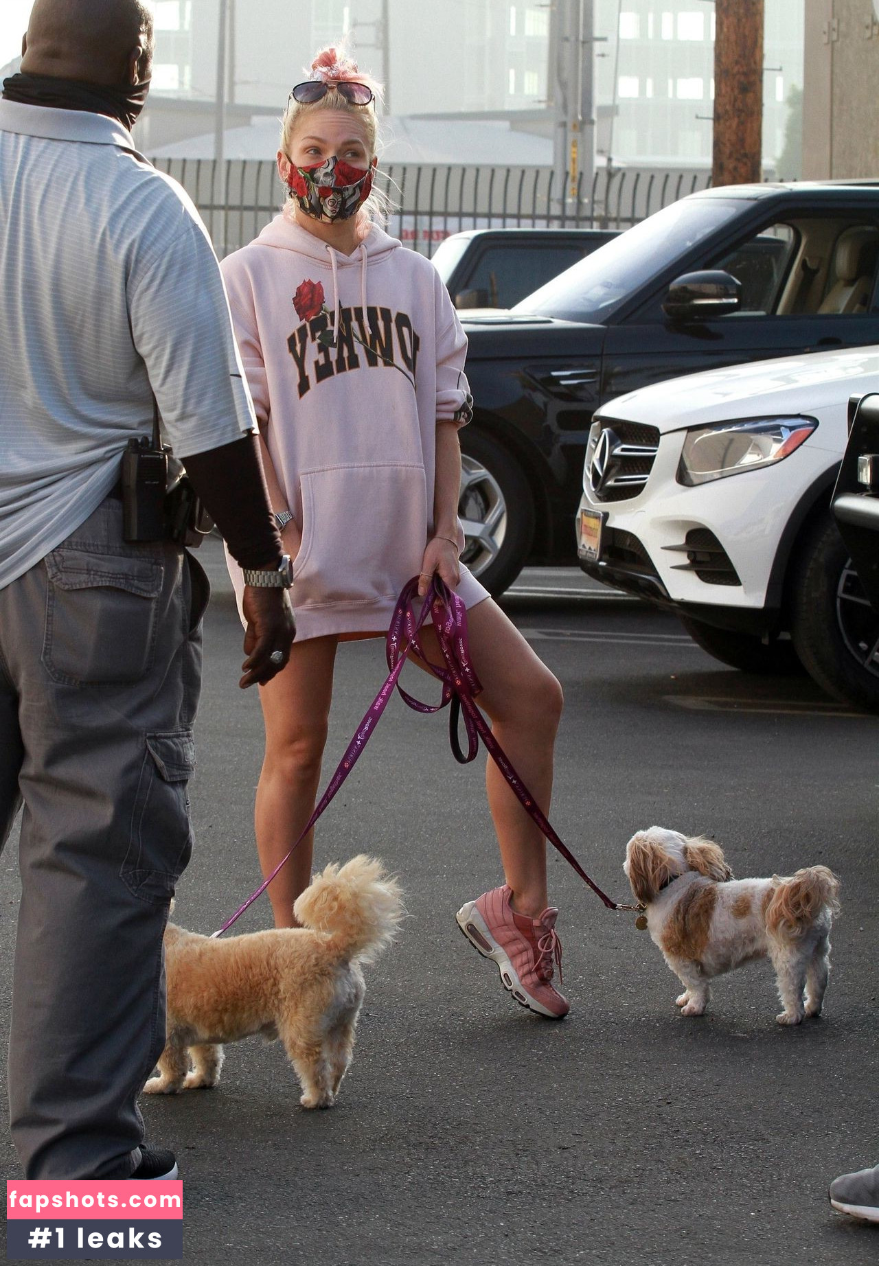 Sharna Burgess gallery photo #67