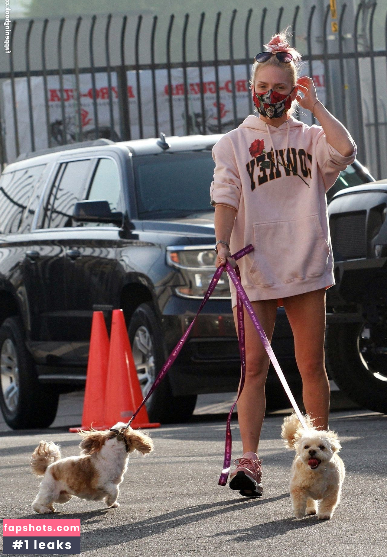 Sharna Burgess gallery photo #69