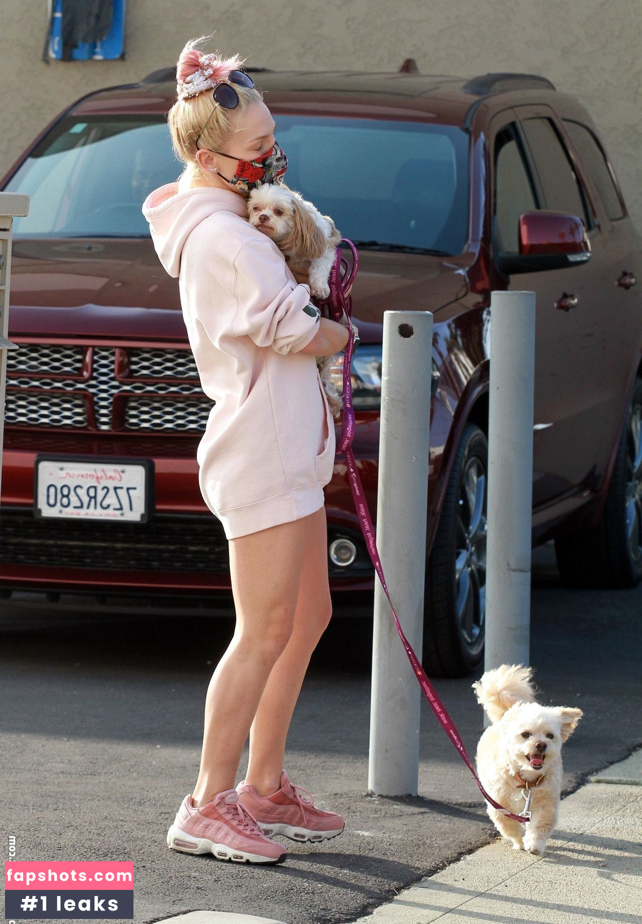 Sharna Burgess gallery photo #72