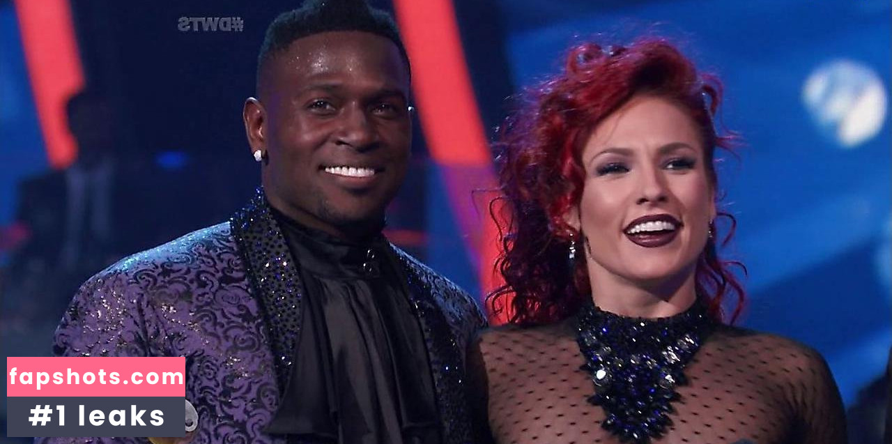 Sharna Burgess gallery photo #90