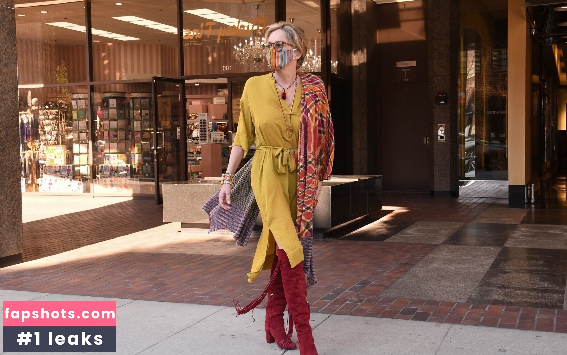 Sharon Stone gallery photo #95