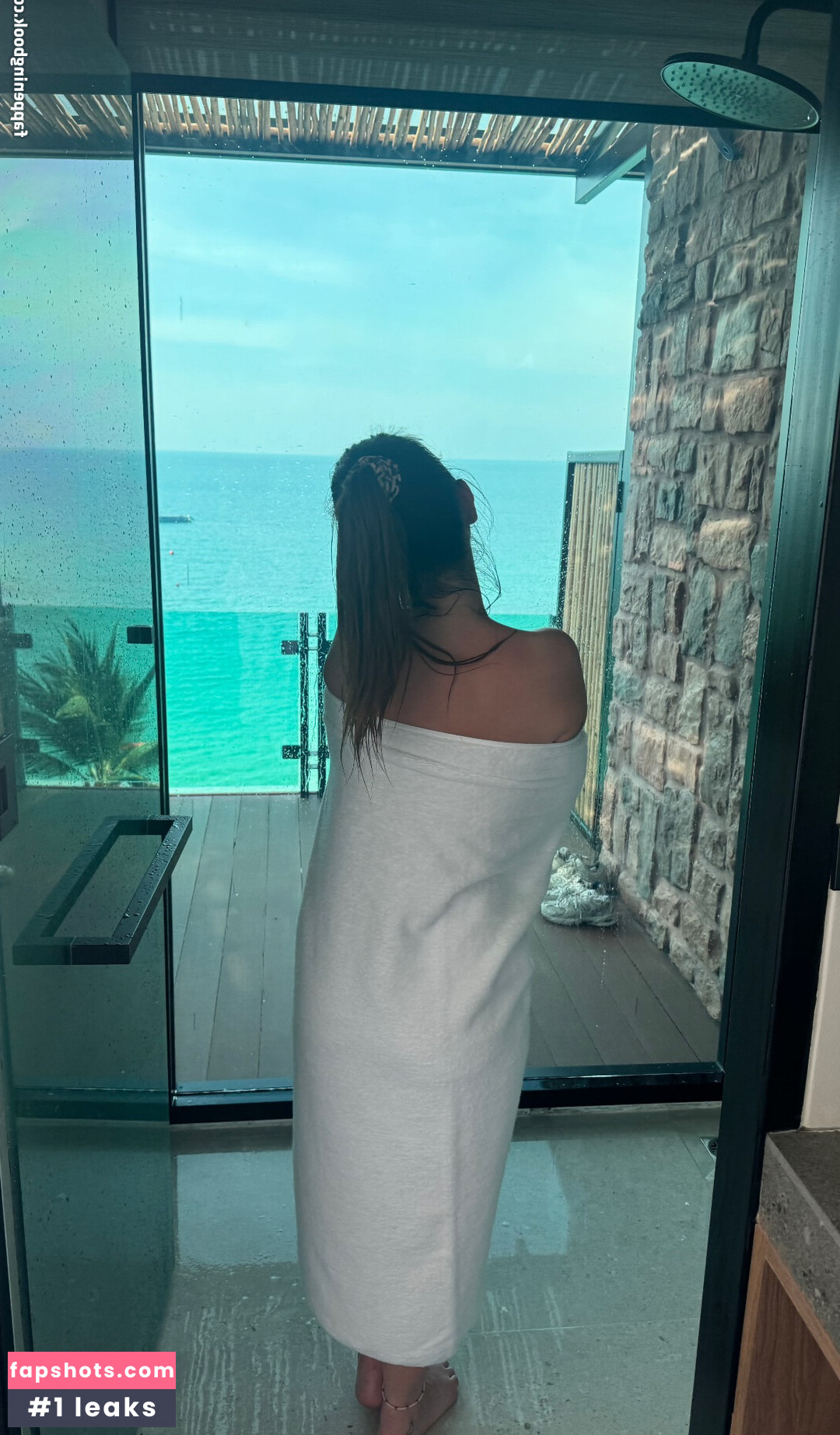 Shauna Dewit gallery photo #22