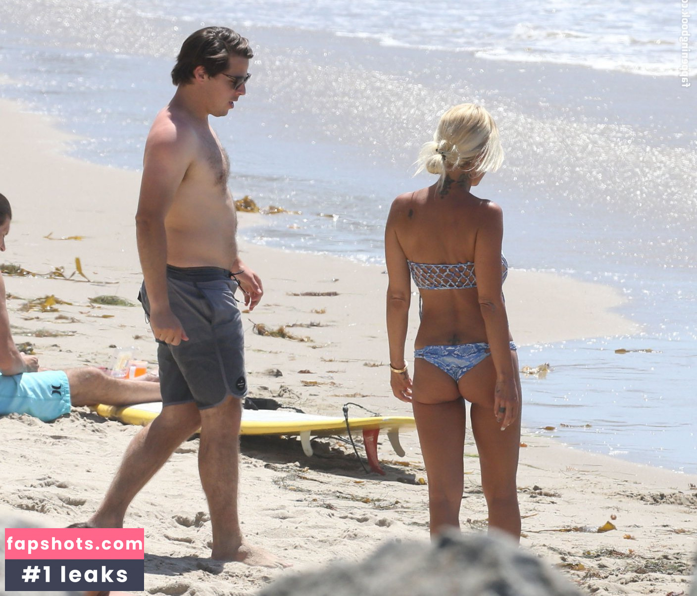 Shauna Sands nude babe gallery