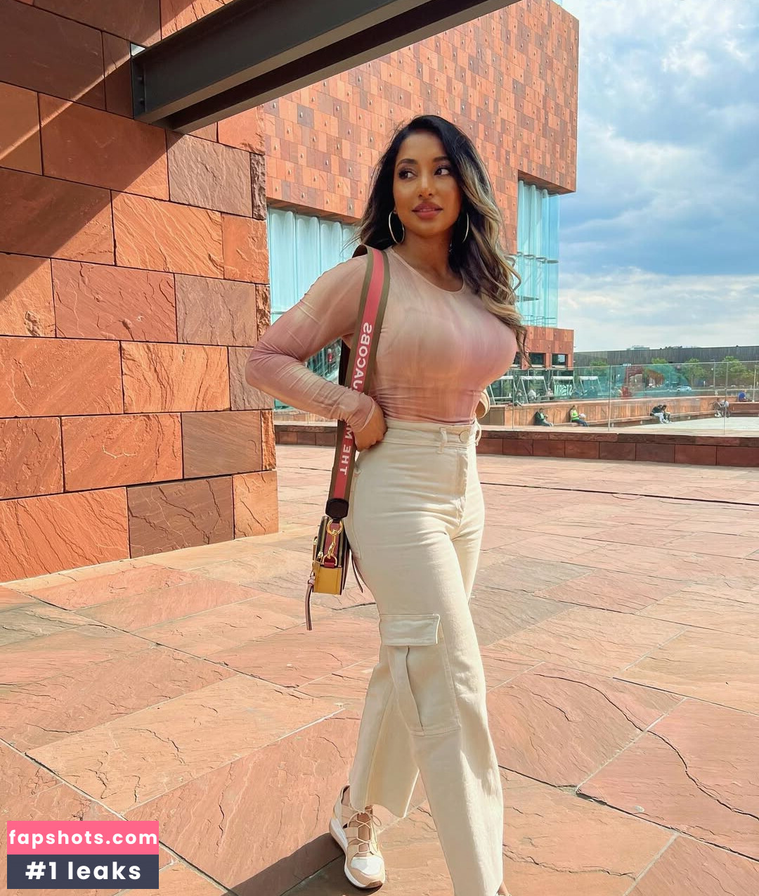 Shaweena gallery photo #12