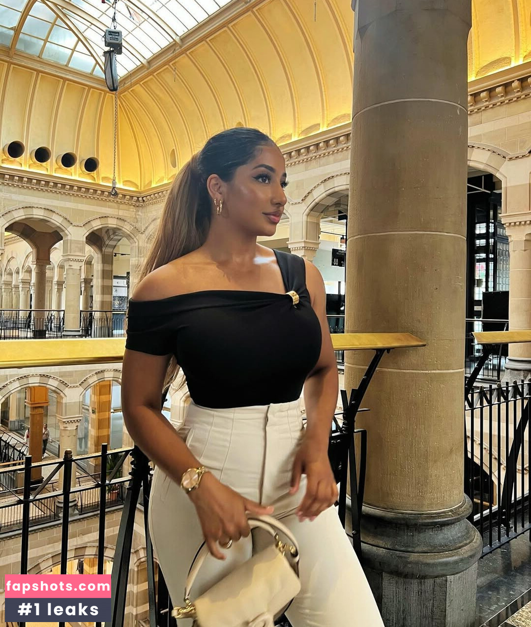 Shaweena gallery photo #8