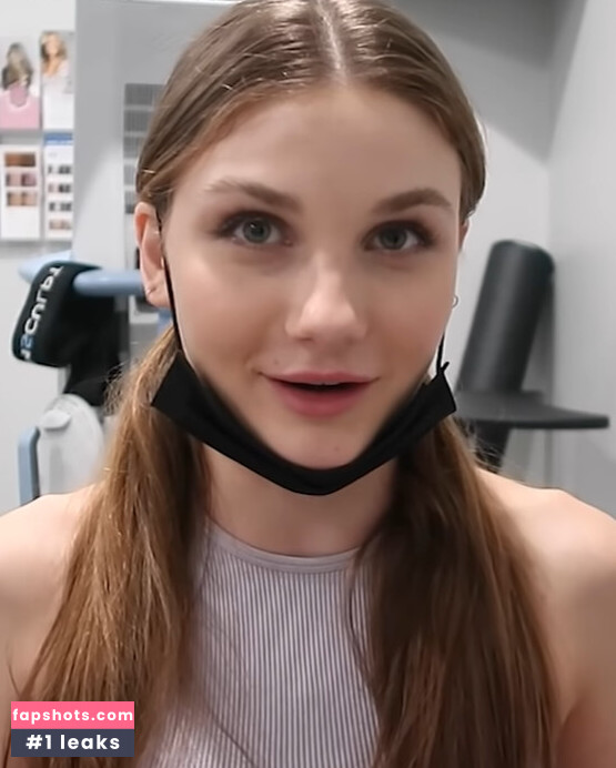 Shawna Della-Ricca nude babe gallery