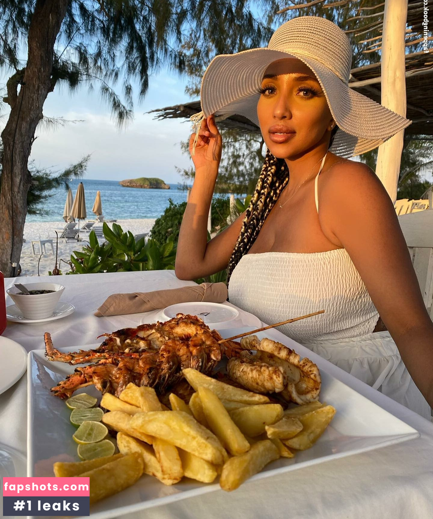 ShayLiving gallery photo #16