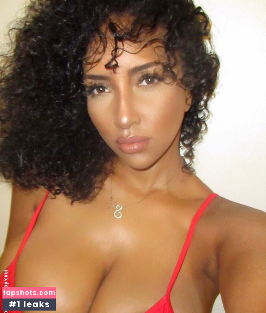 ShayLiving gallery photo #6