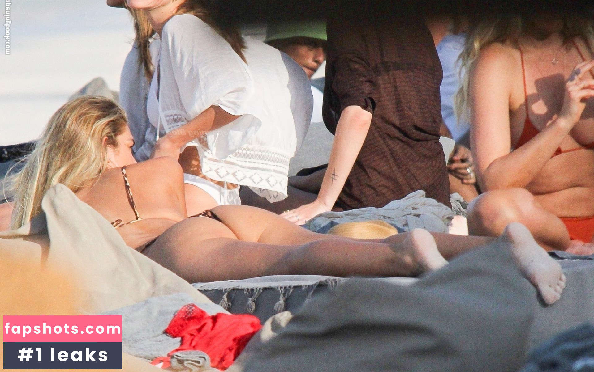 Shayna Terese Taylor gallery photo #14