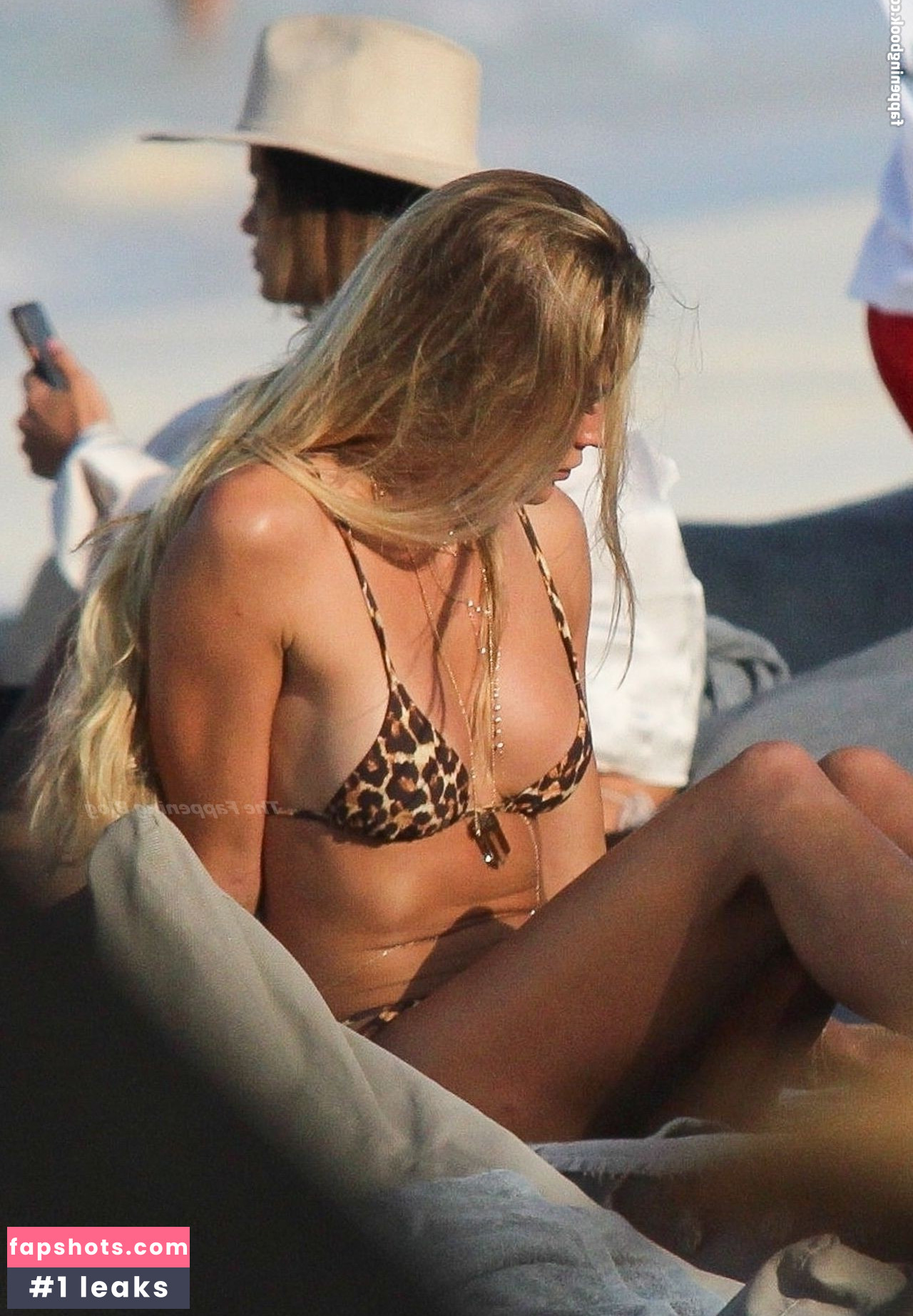 Shayna Terese Taylor gallery photo #28