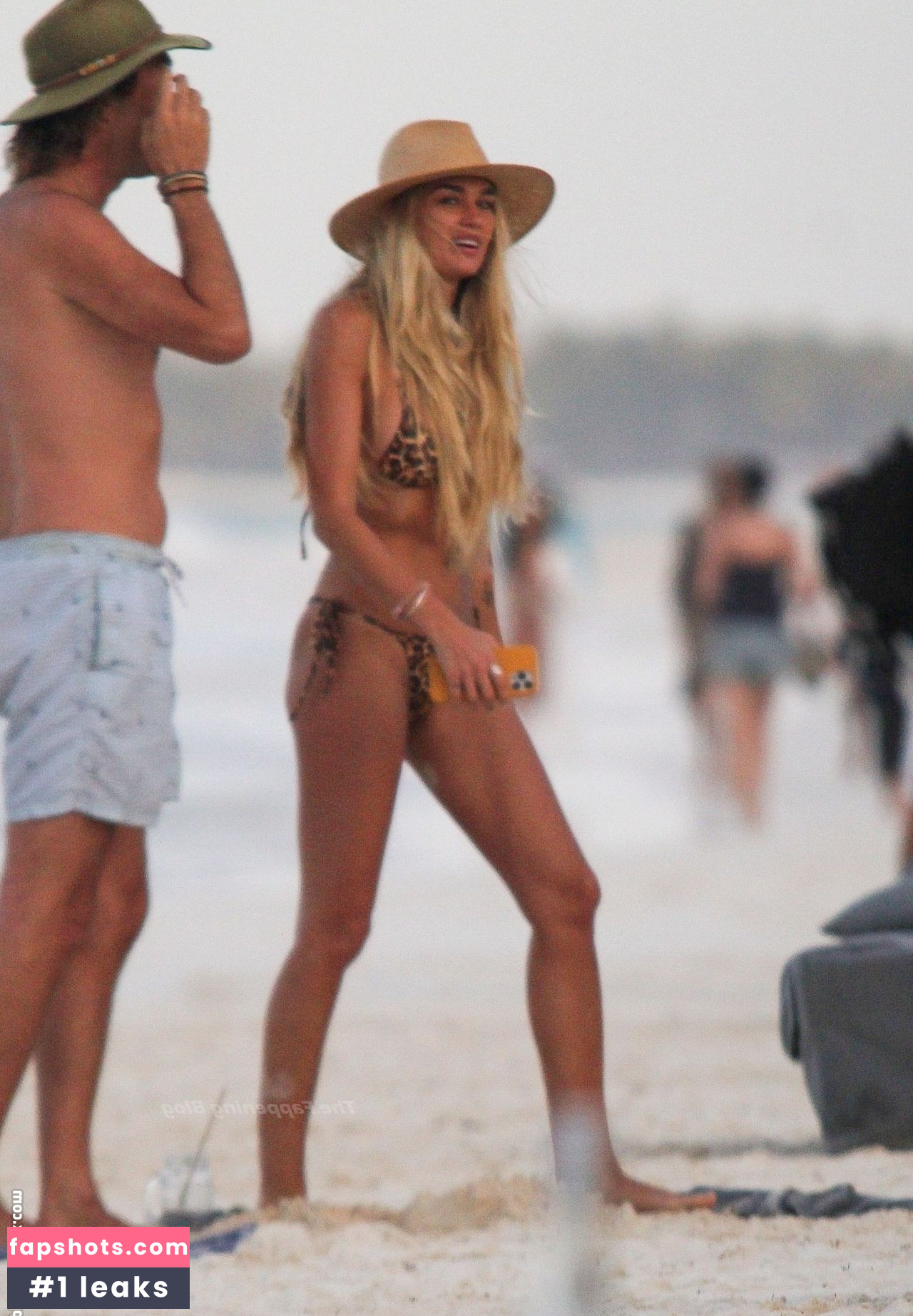 Shayna Terese Taylor gallery photo #29