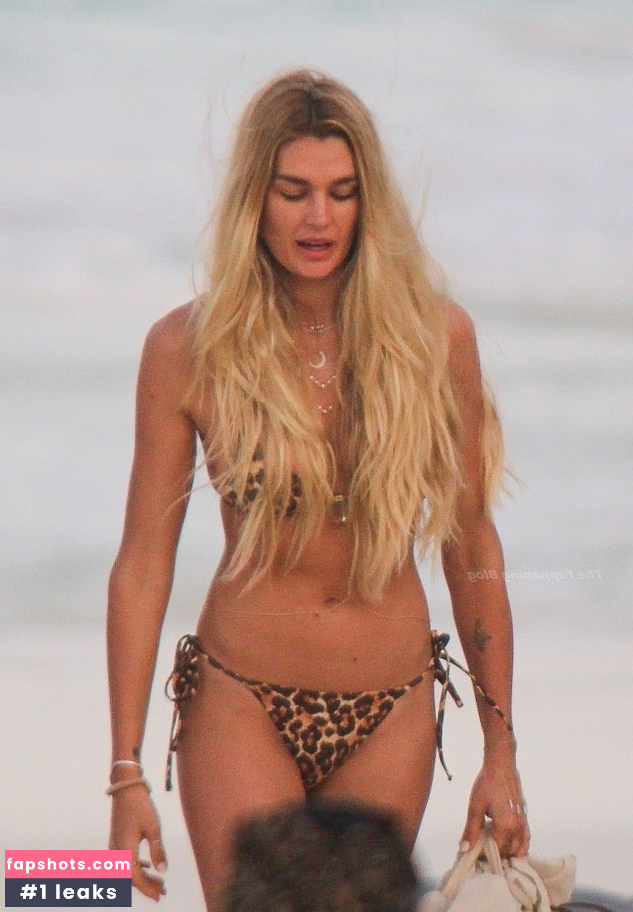 Shayna Terese Taylor gallery photo #32